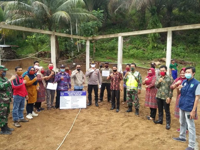 PEMDES SEKIAU, DD (DANA DESA) TAHAP PERTAMA” GELAR TITIK NOL PEMBANGUNAN GEDUNG TPQ