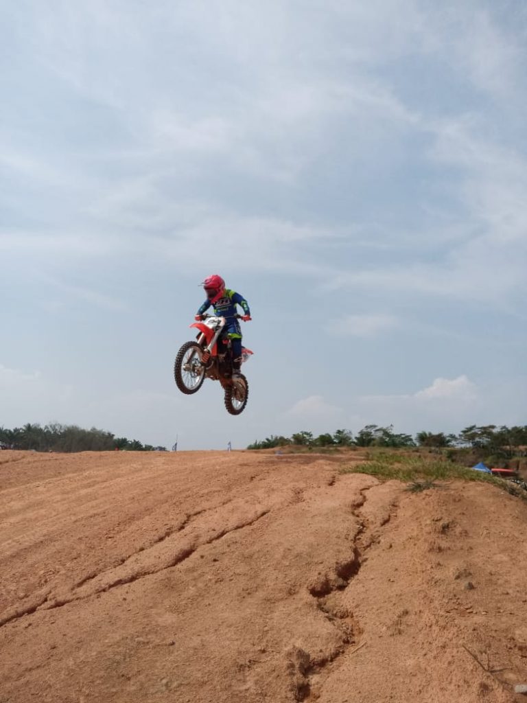 ADU NYALI”ABIL PUTRA BUPATI BENTENG JUARA 2 MOTOR CROSS”