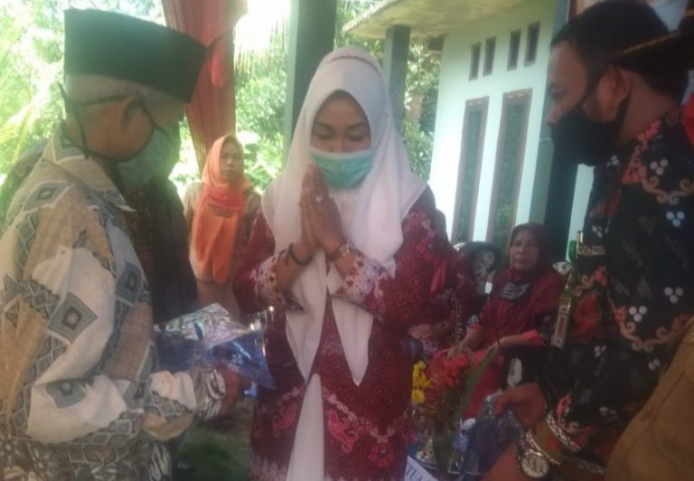 PEMBINAAN 10 PROGRAM PKK DESA ALUN DUA   “Dihadiri oleh Ibu Eko Kurnia Ningsih Mian”.