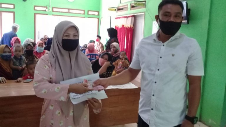 PERTAMA KALINYA DIKECAMATAN BATIKNAU DESA SUKAMARGA “Salurkan BLT DD Tahap IV”.