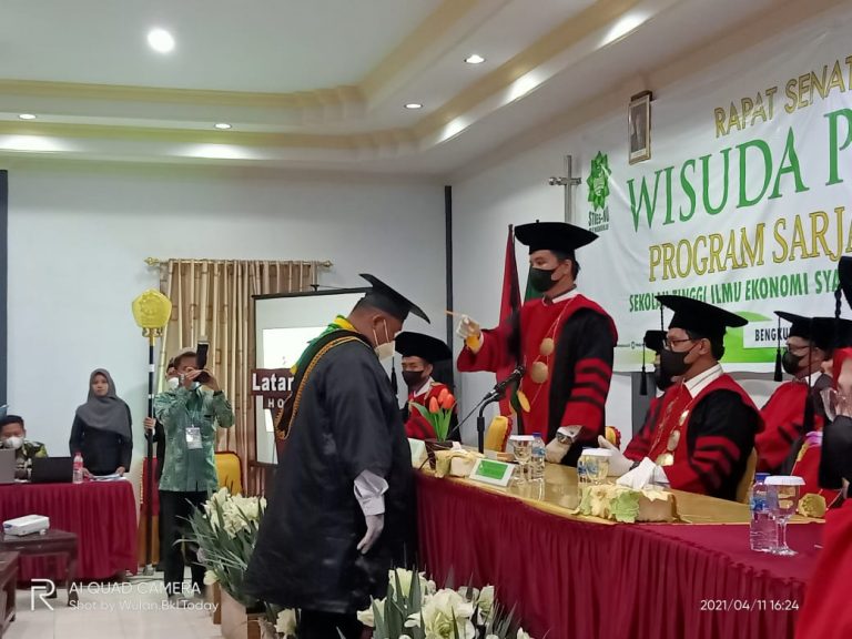 Gelar Wisuda Perdana, STIESNU Bengkulu Siap Cetak SDM Unggul