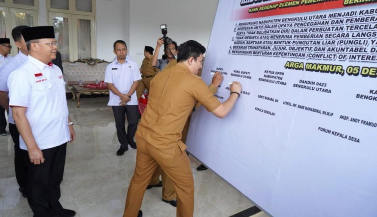 Gubernur Rohidin Minta Komitmen dari Penyelenggara Pelayanan Publik, Pencanangan Kabupaten Bengkulu Utara Bebas Pungli