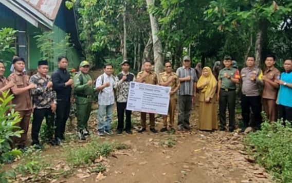 Pemdes Padang Sepan Kecamatan Tanjung Agung Palik Titik nol Pembangunan Fisik Jalan Rabat Beton